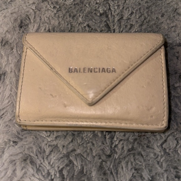 🗣️🔥Balenciaga Mini Papier Tri-Fold wallet! Super dope Women’s or Men’s Wallet - Picture 3 of 12